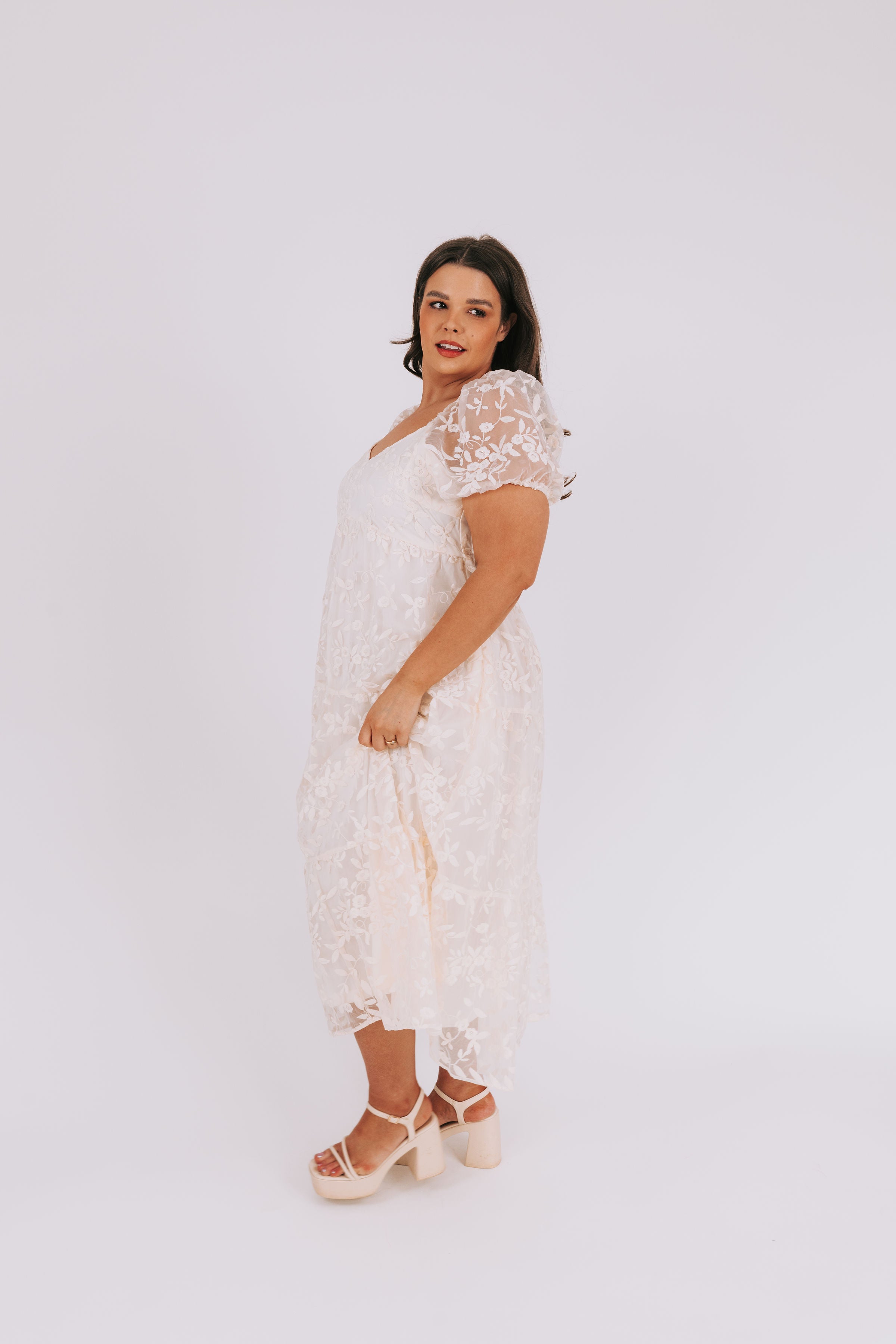 PLUS SIZE - Floral Thrills Dress