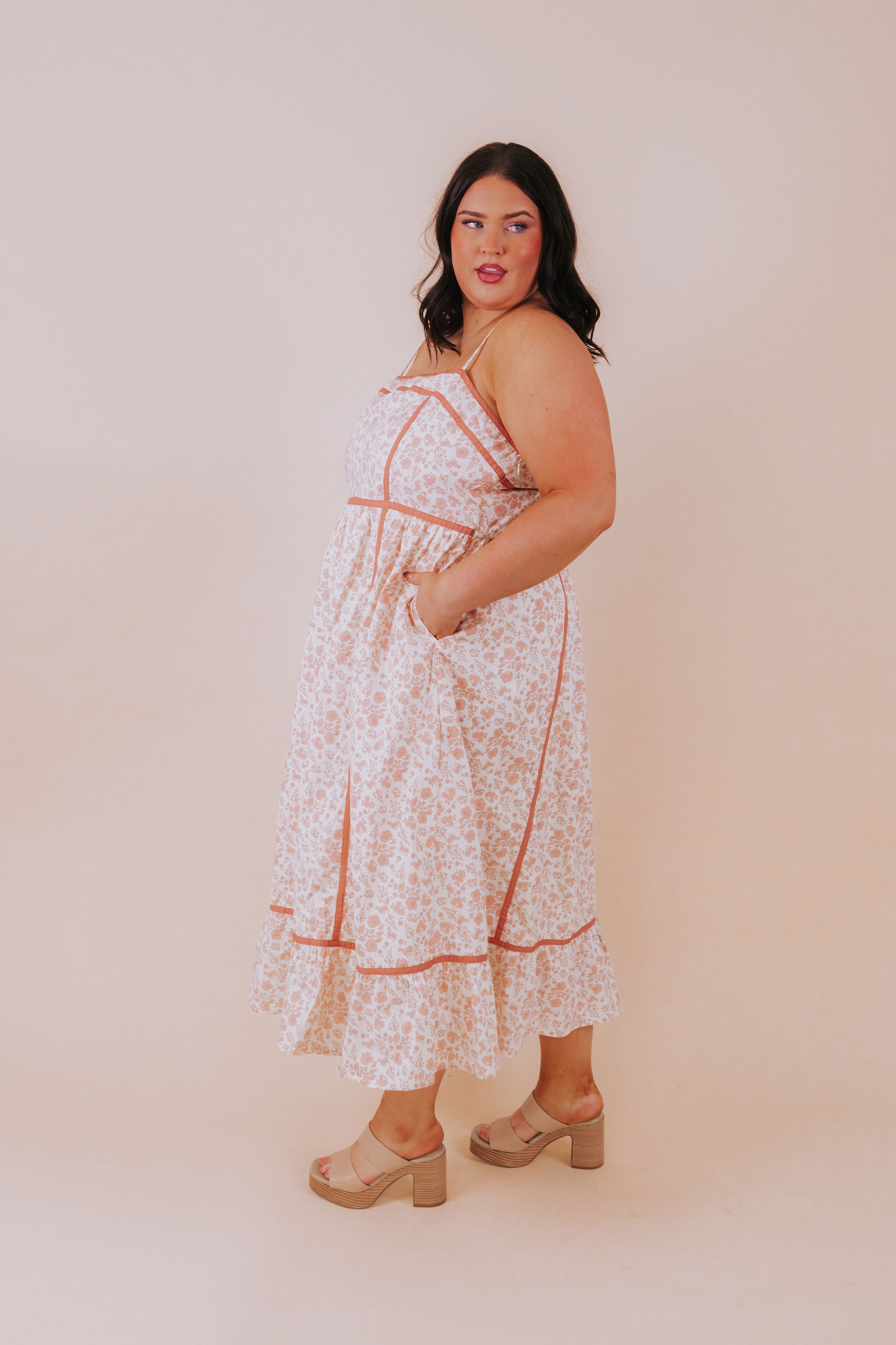 PLUS SIZE - Peach Party Dress