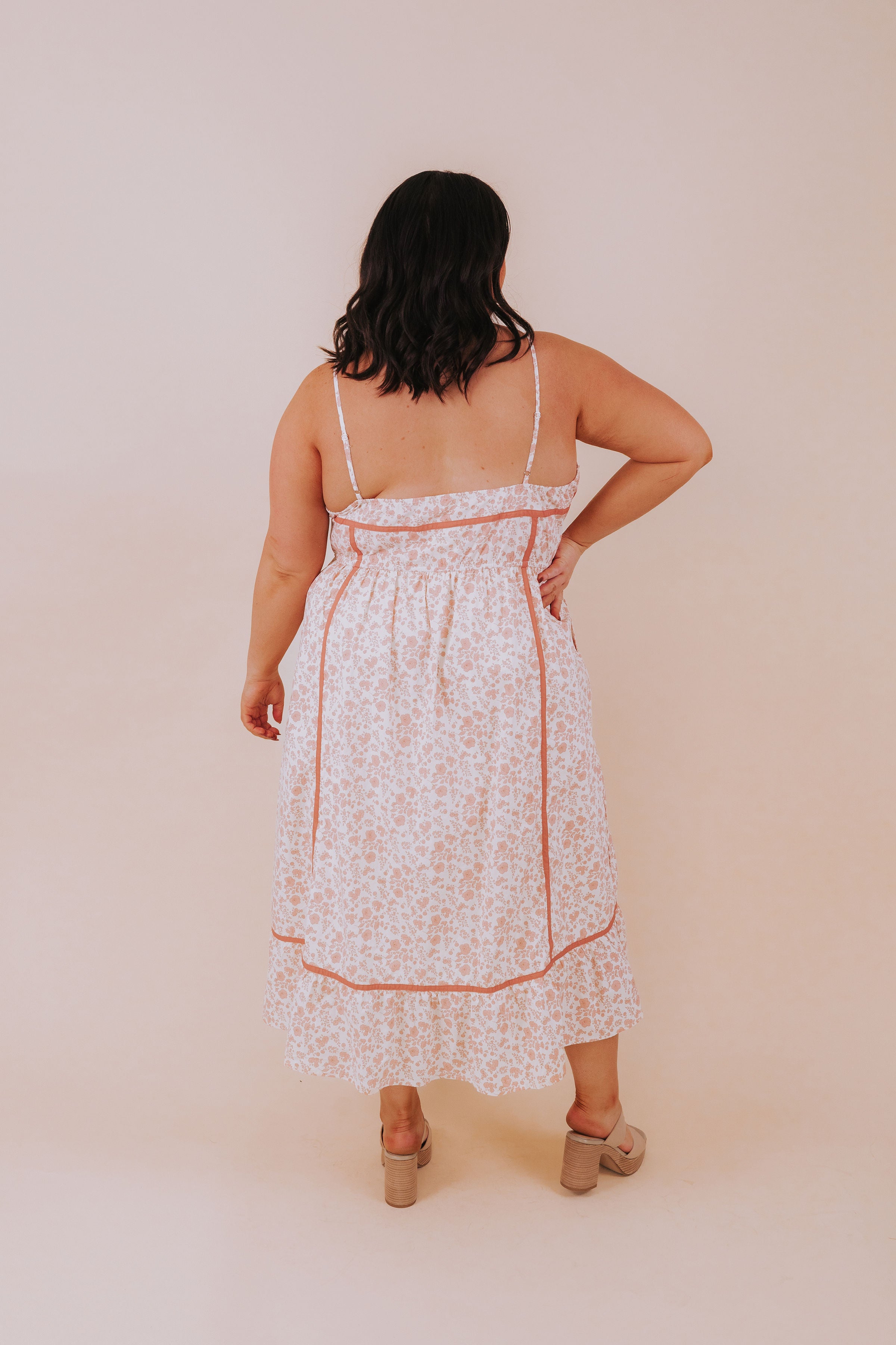 PLUS SIZE - Peach Party Dress