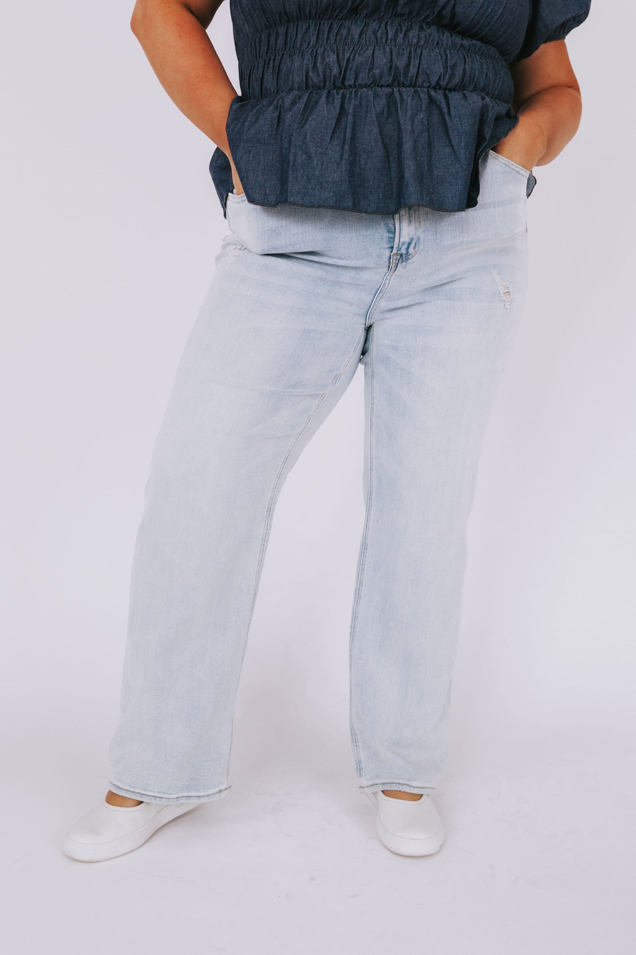 PLUS SIZE - Turn Away Jeans