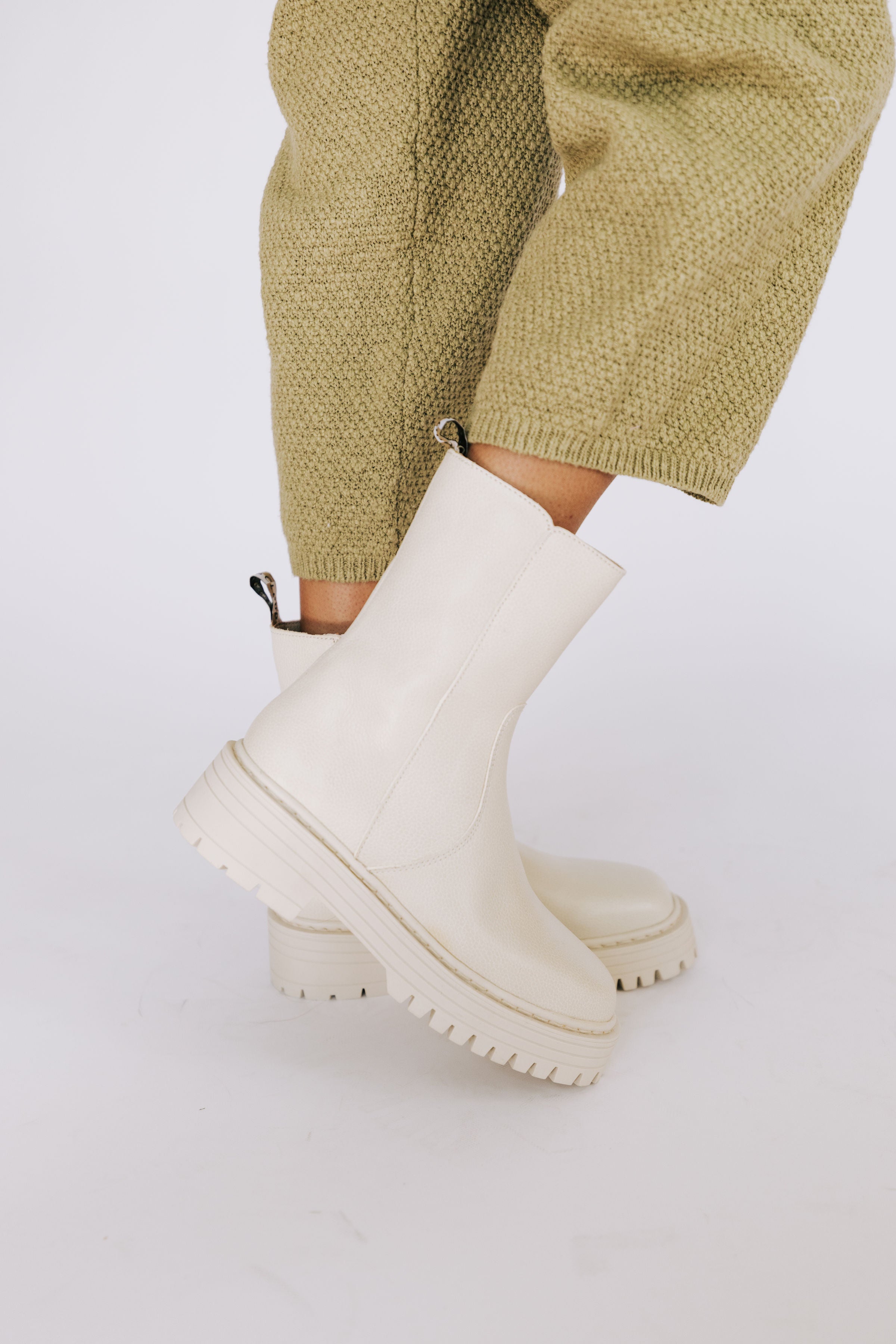 Musse Cloud Panter Boots 10 Off White