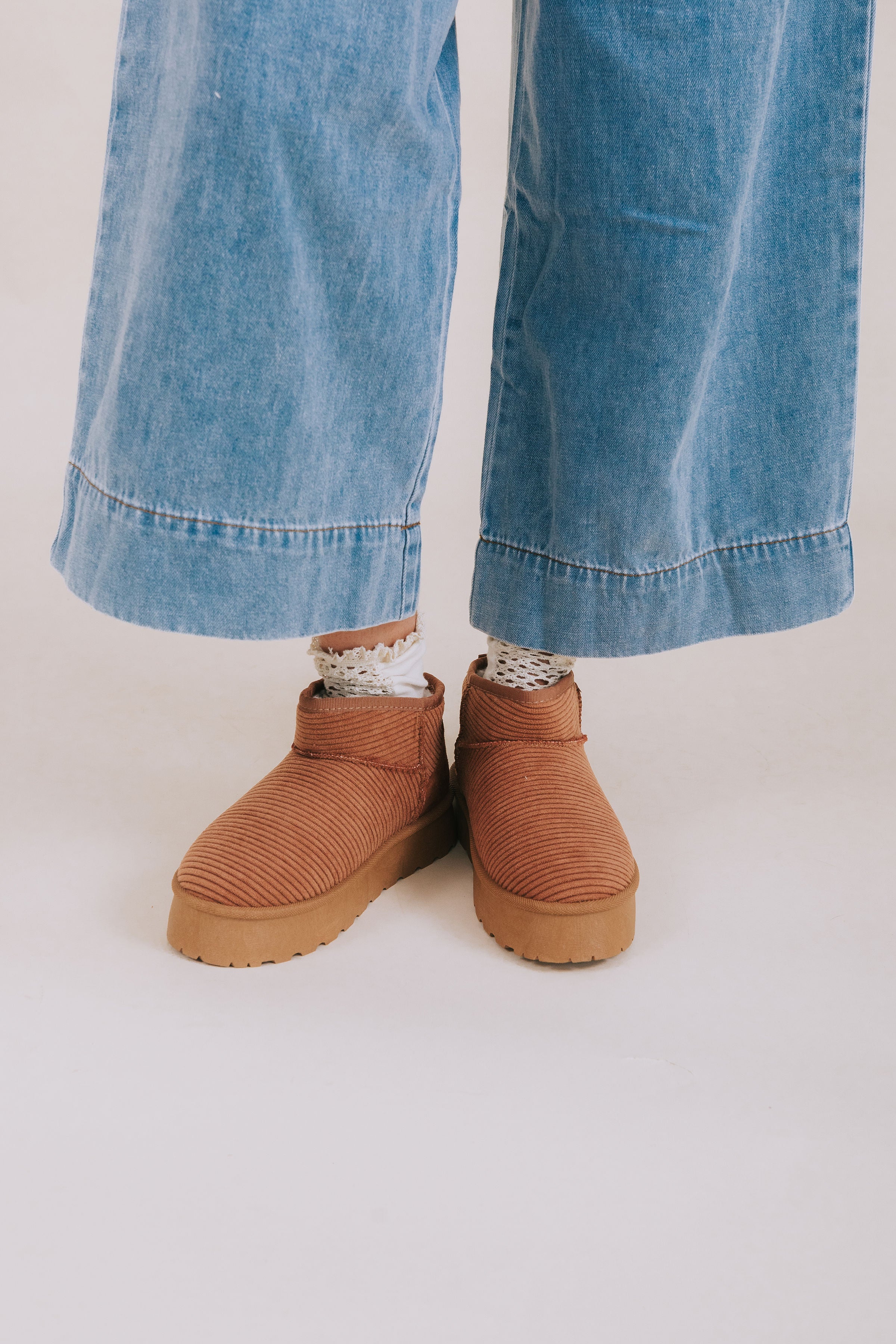 CHINESE LAUNDRY - Yarroh Corduroy Mini Boot