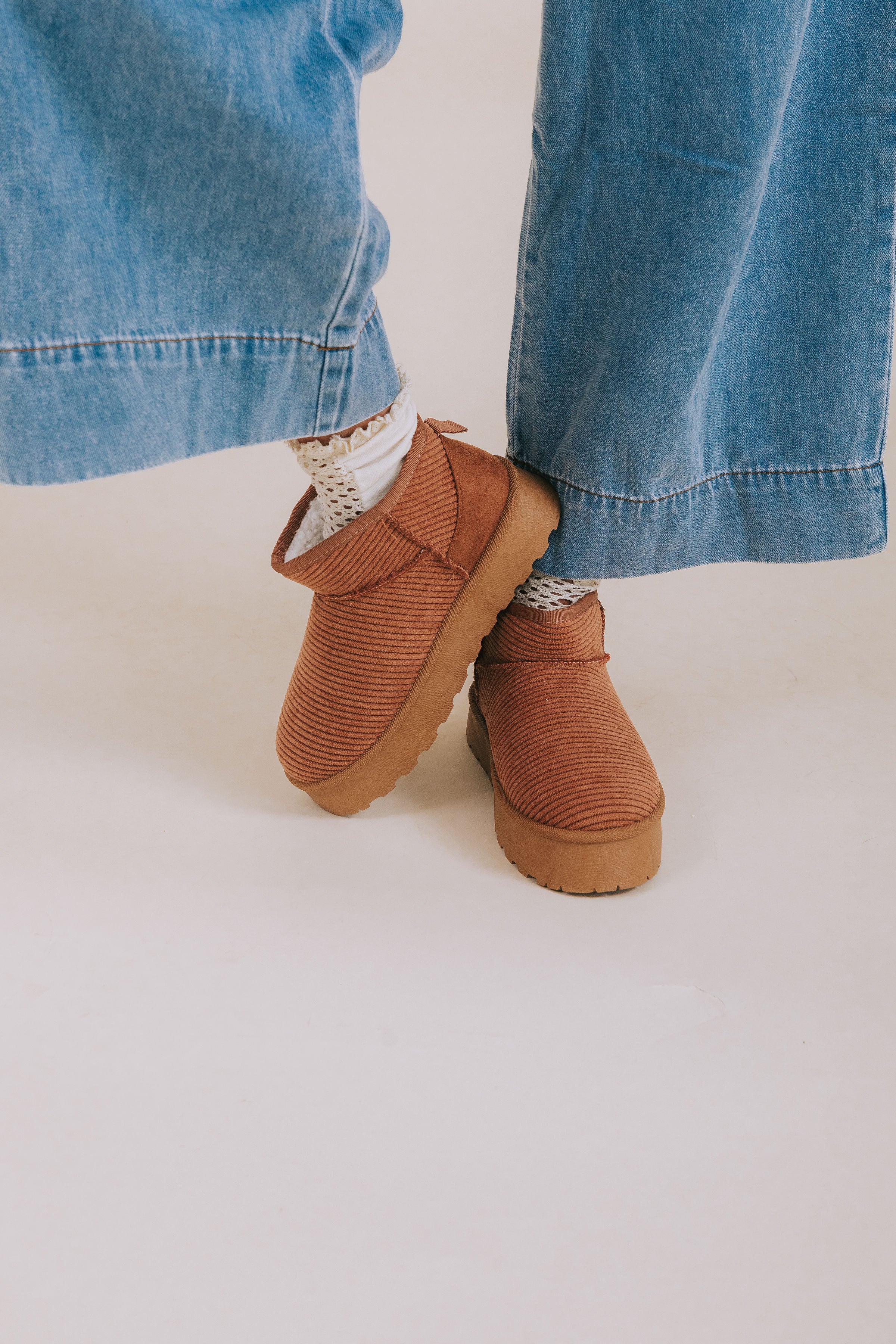 CHINESE LAUNDRY - Yarroh Corduroy Mini Boot