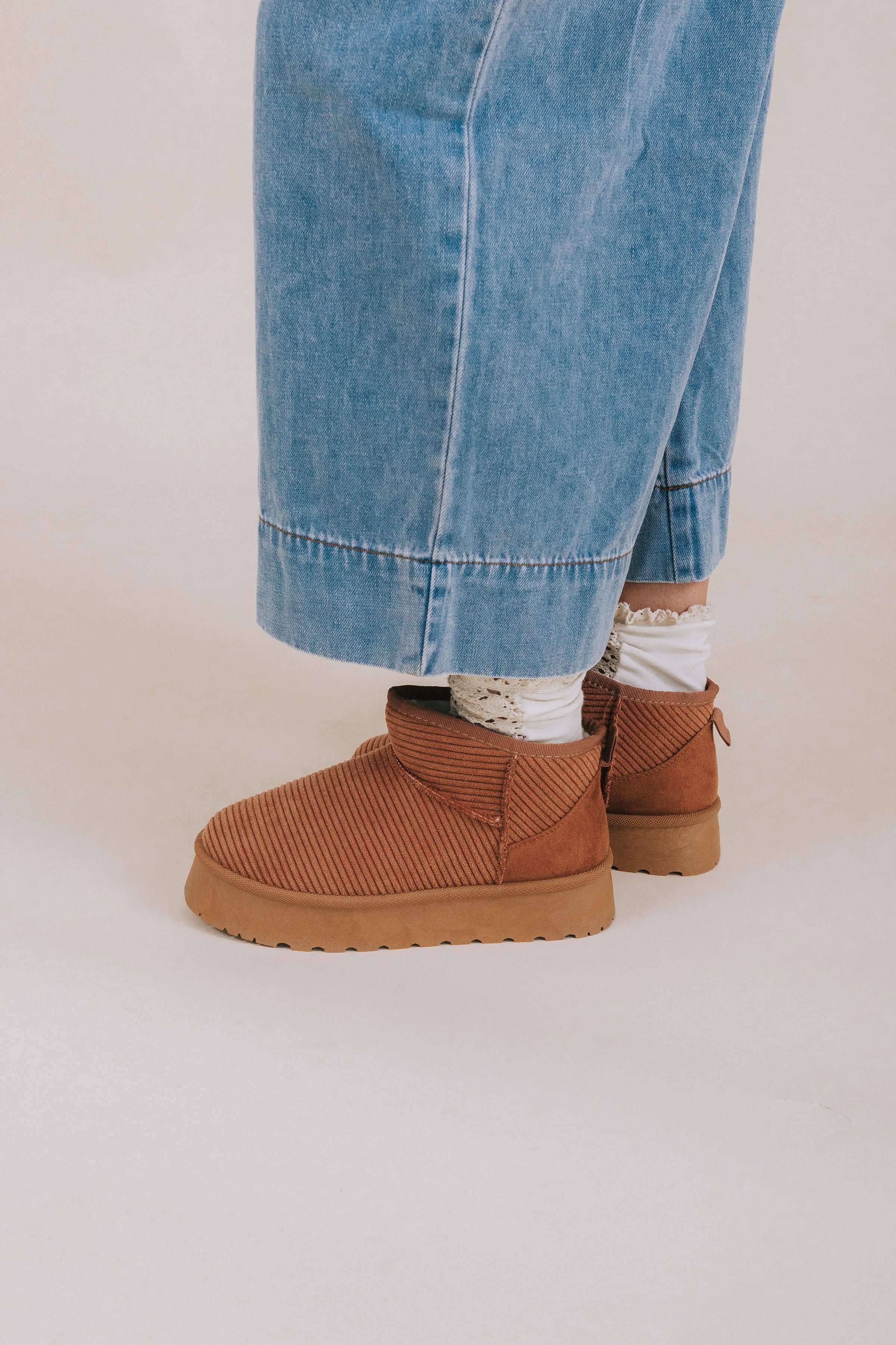 CHINESE LAUNDRY - Yarroh Corduroy Mini Boot