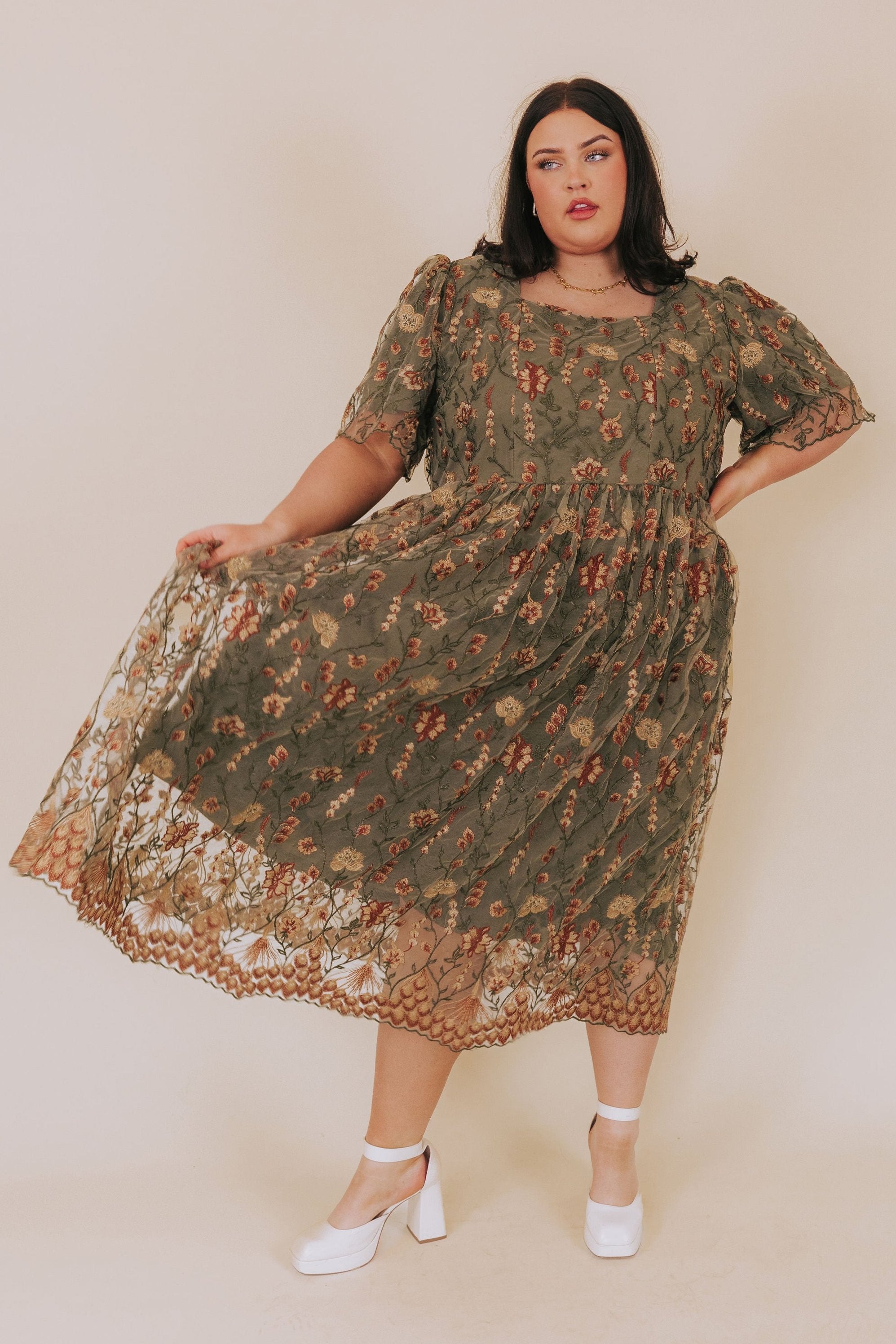 PLUS SIZE - Meadow Of Love Dress