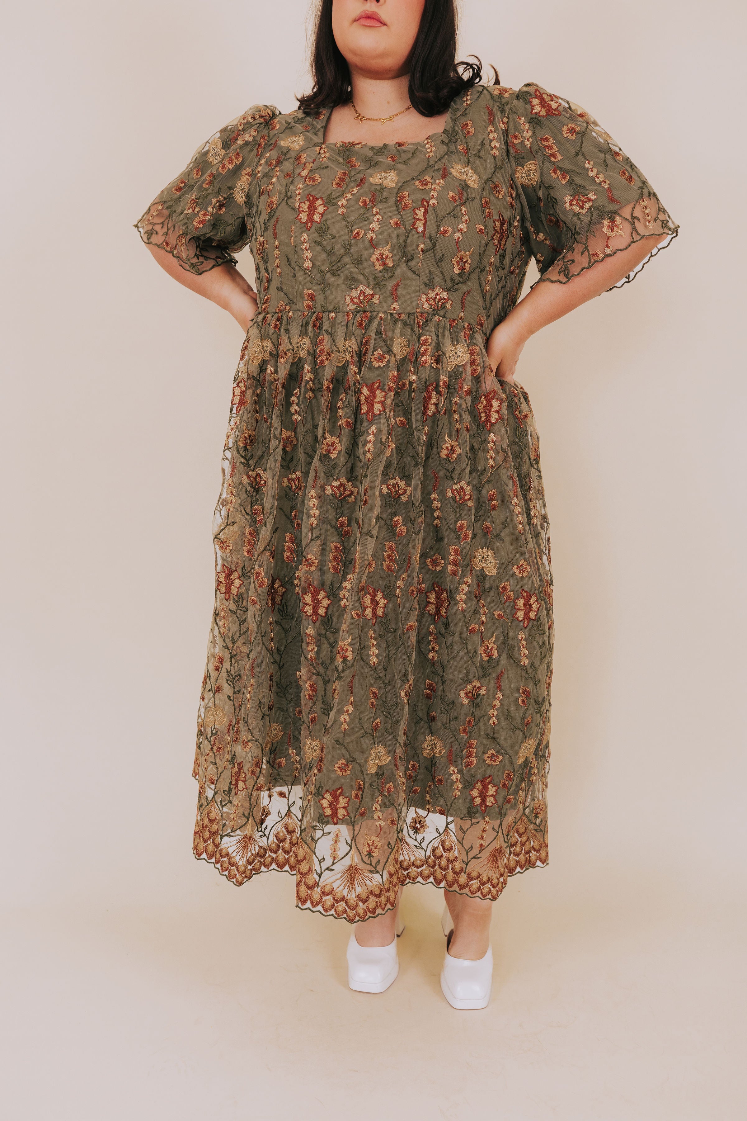 PLUS SIZE - Meadow Of Love Dress