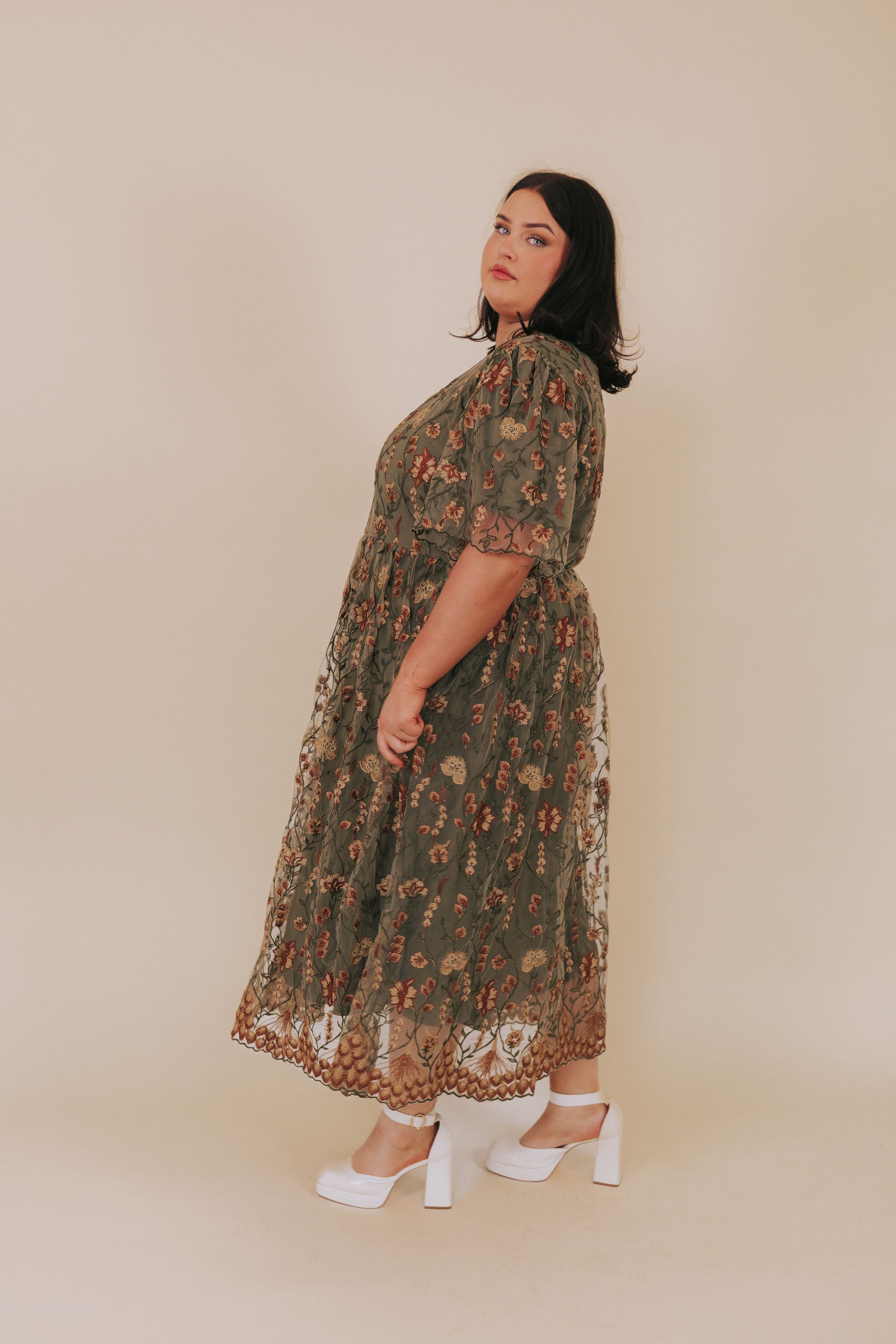 PLUS SIZE - Meadow Of Love Dress