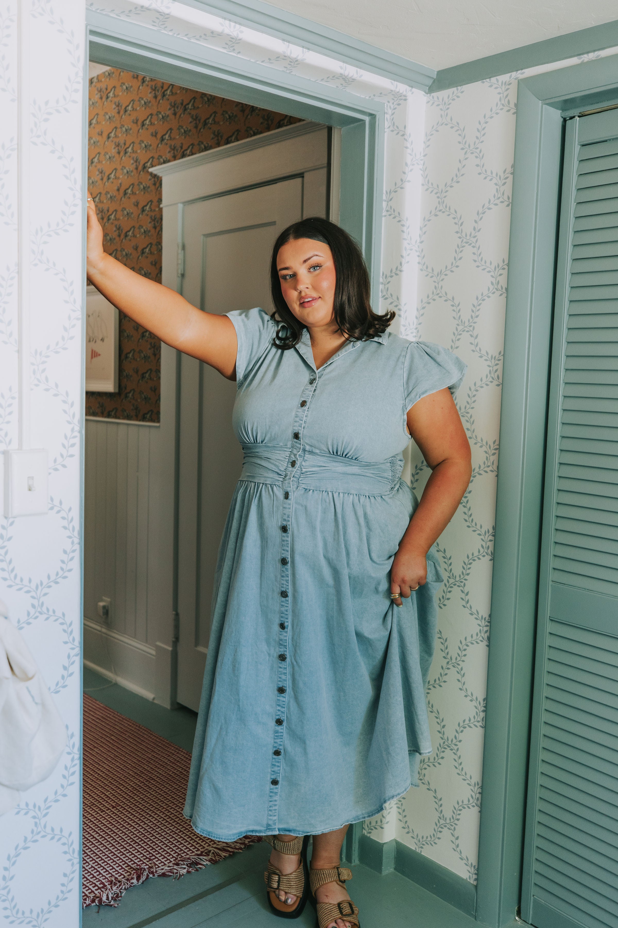 PLUS SIZE - Drag Me Down Dress