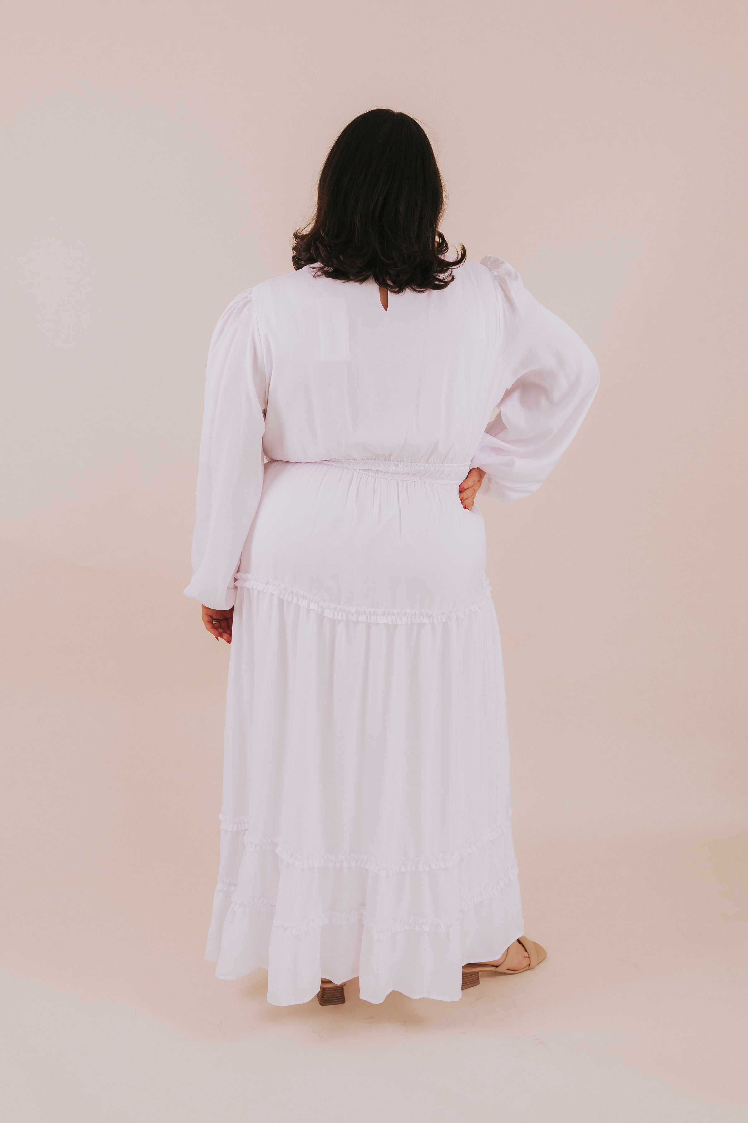 PLUS SIZE - The White: Monica