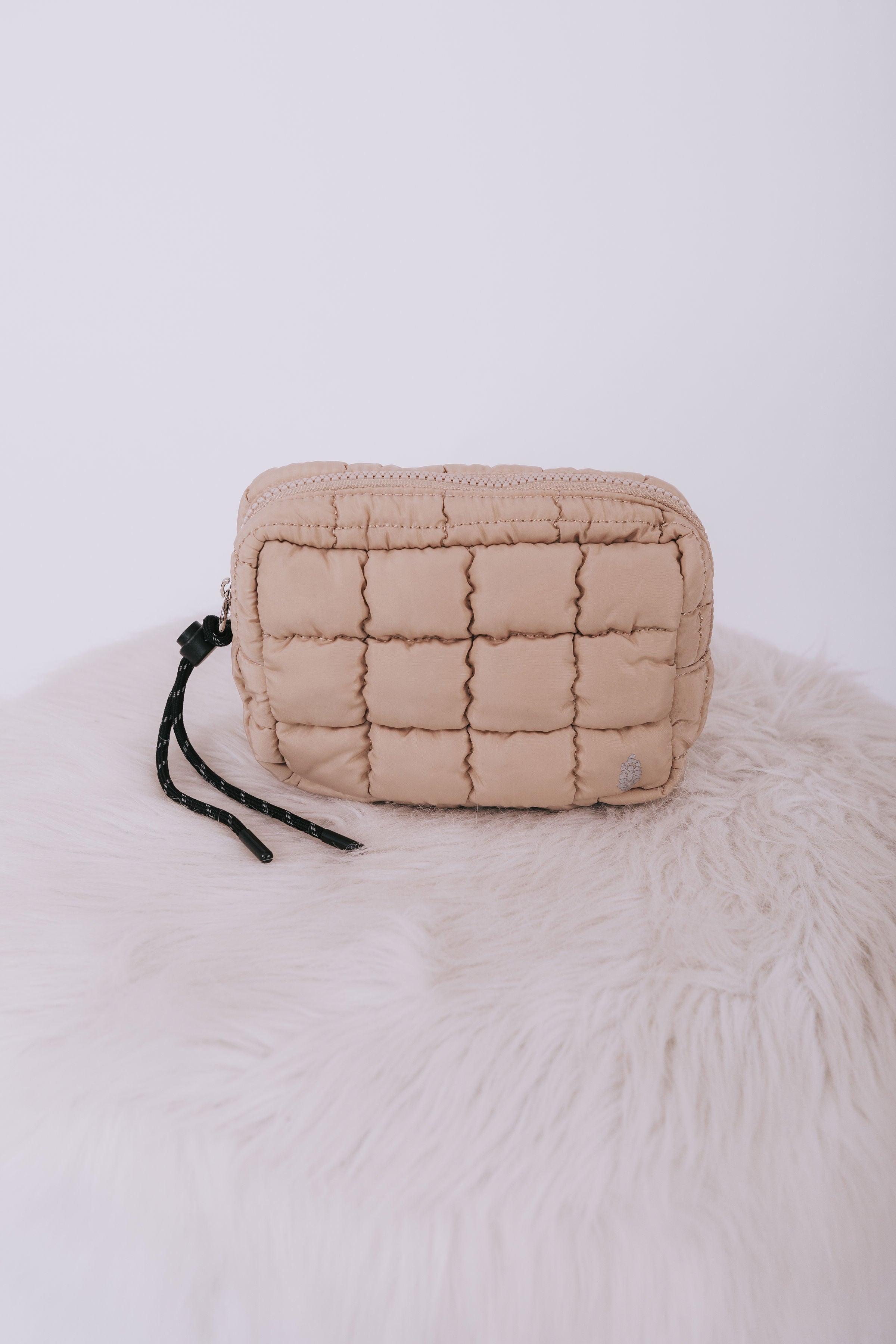 FREE PEOPLE - Quilted Mini Case