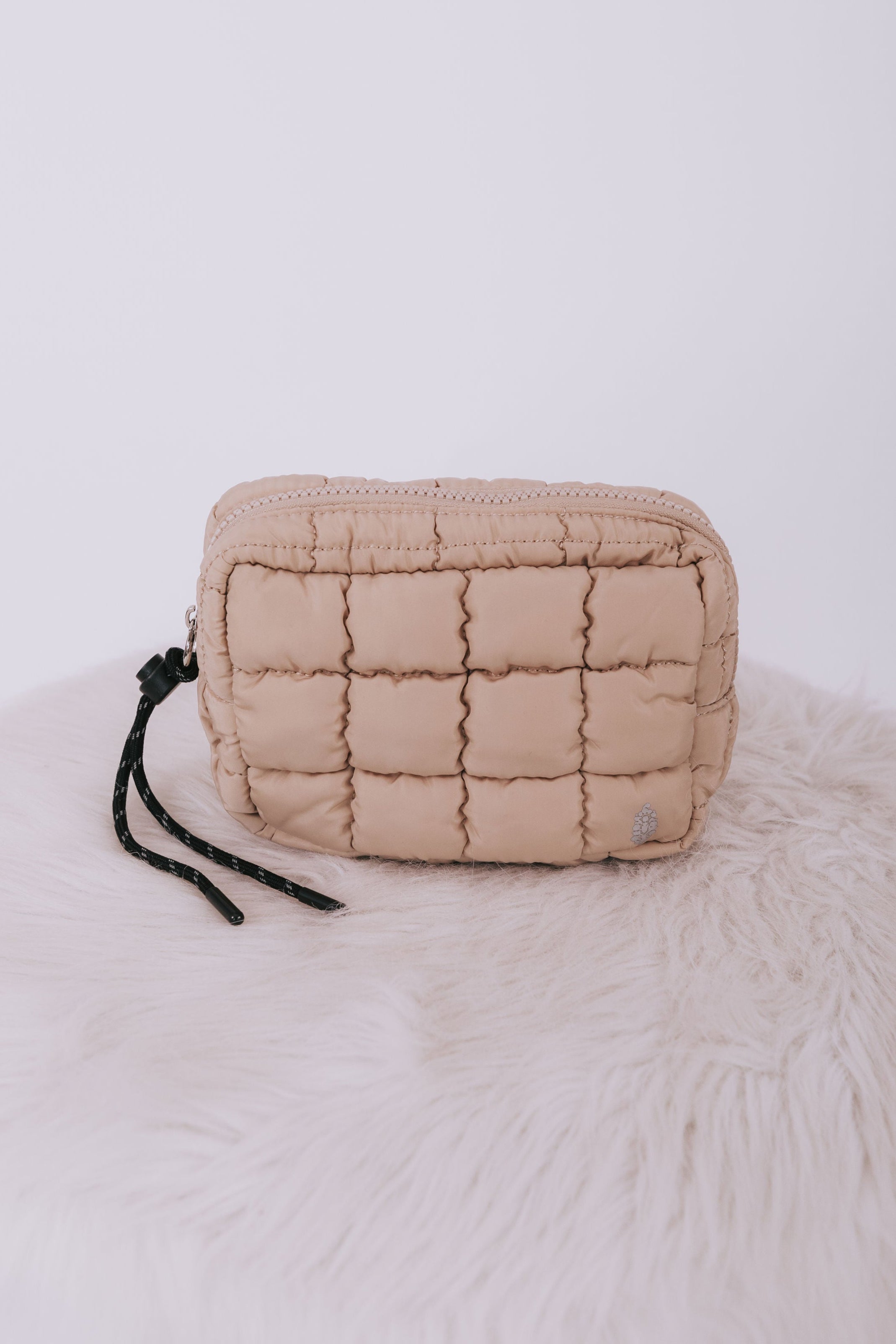 FREE PEOPLE - Quilted Mini Case