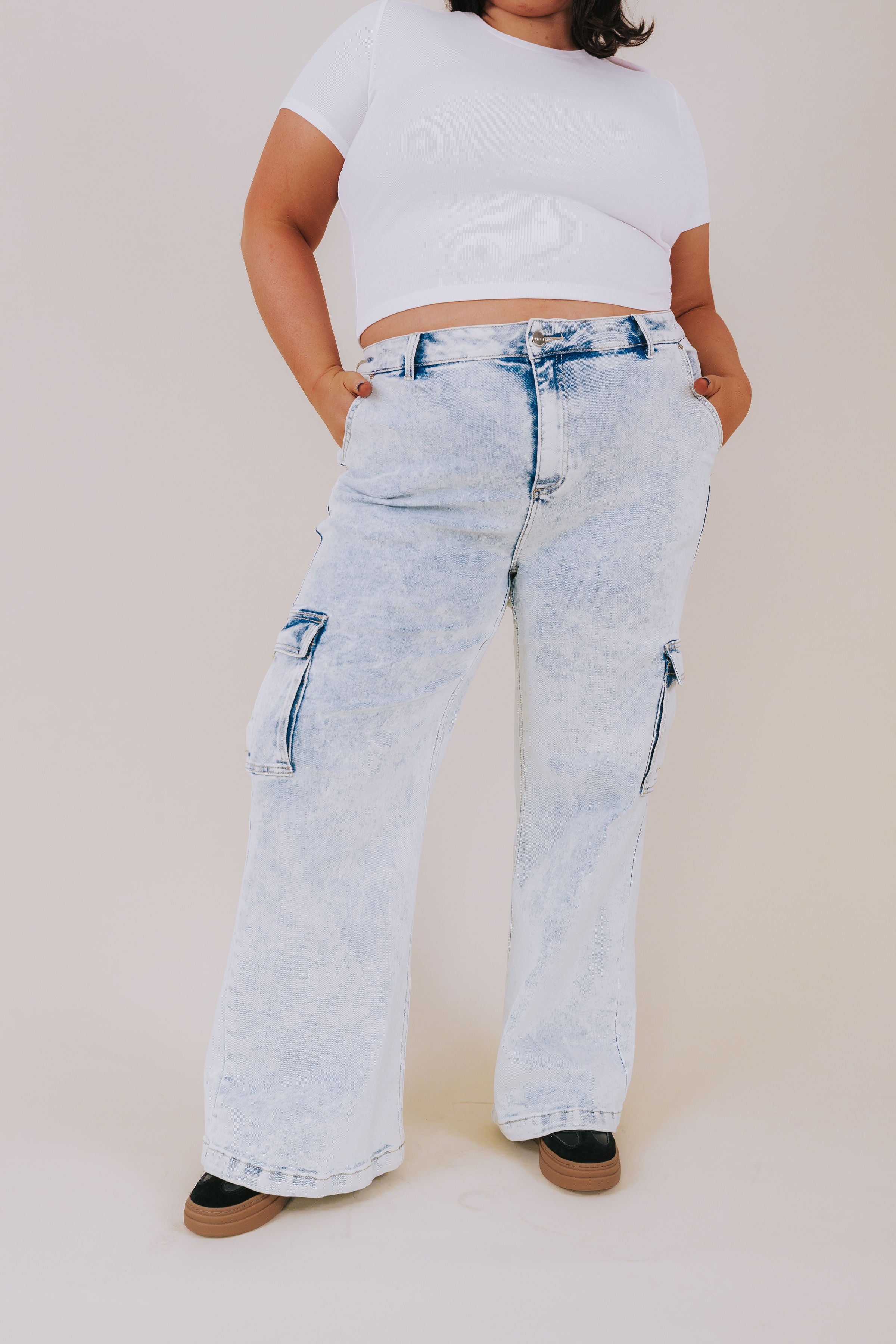 PLUS SIZE - Full of Surprises Cargo Jeans