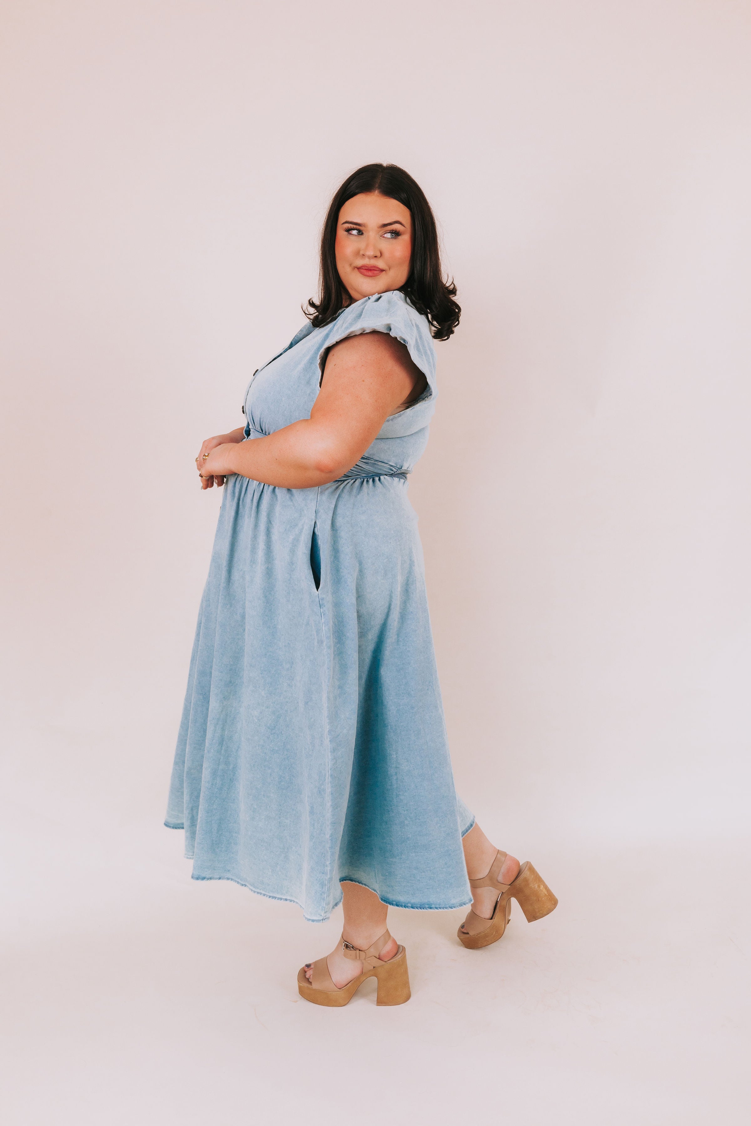 PLUS SIZE - Drag Me Down Dress