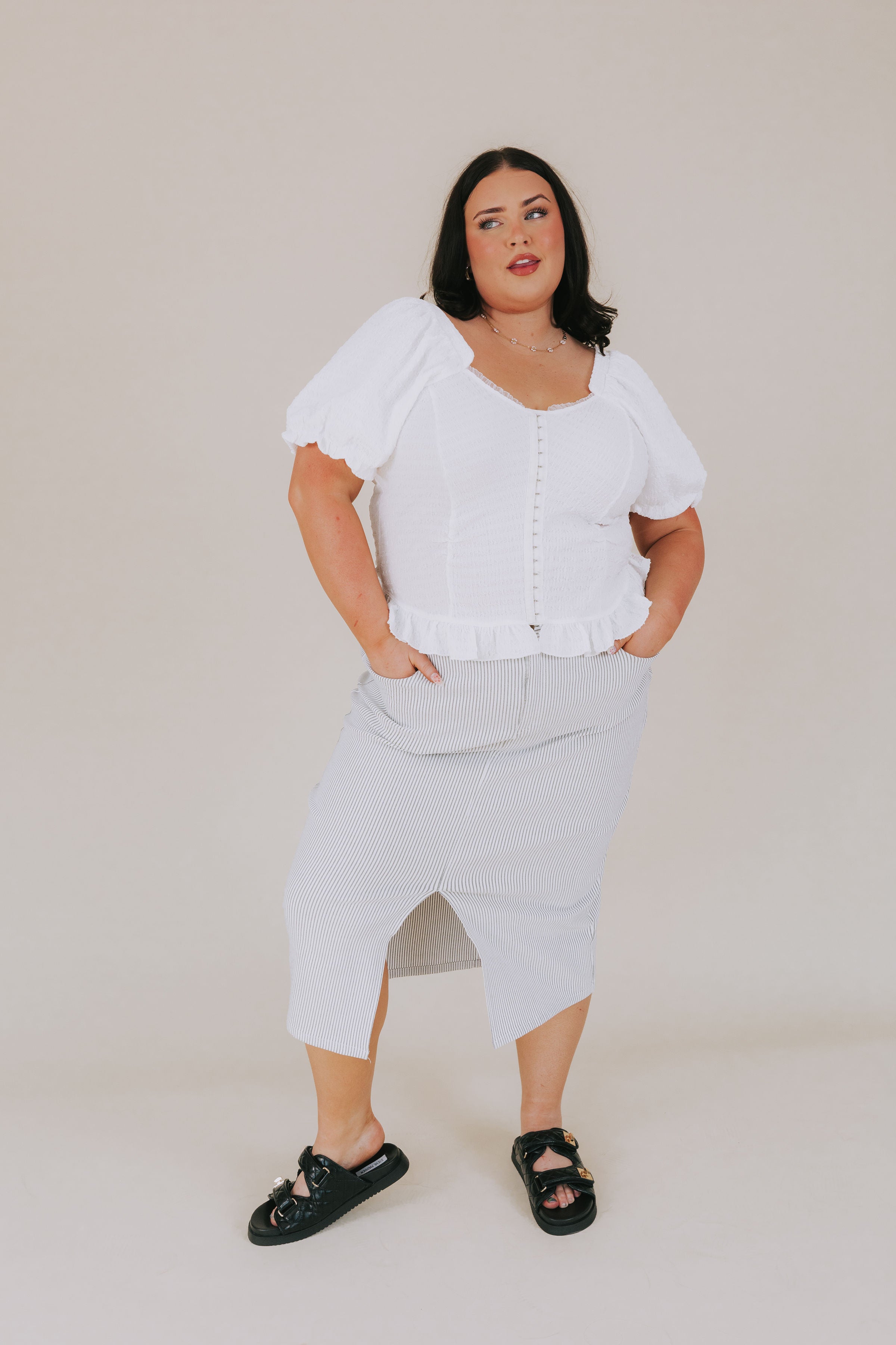 PLUS SIZE - Fine Line Skirt