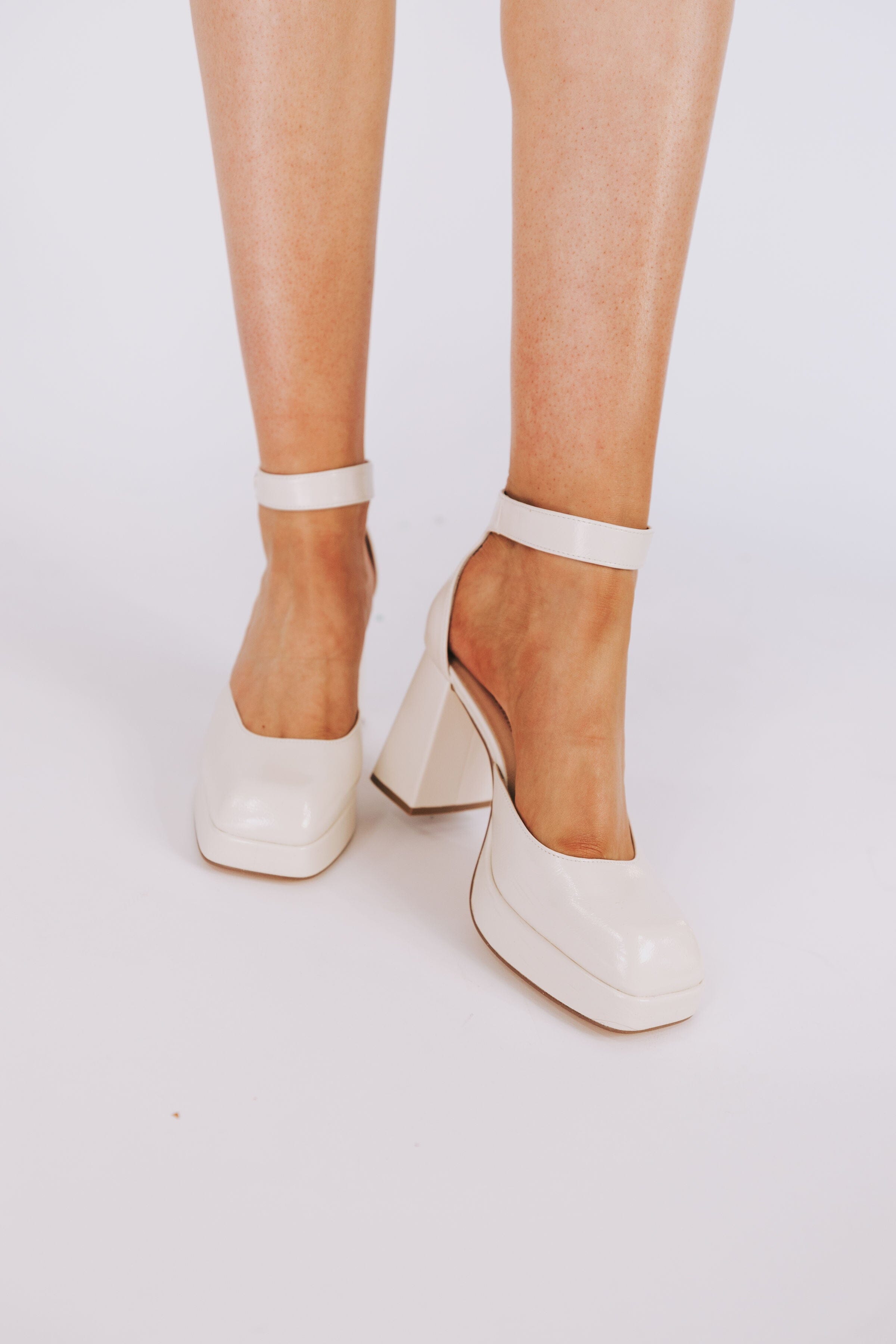 CHINESE LAUNDRY - Oaklen Platform Pumps